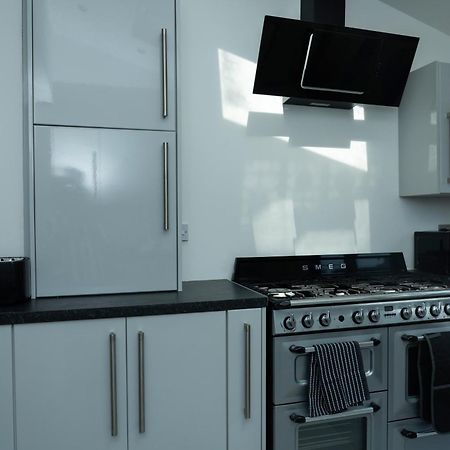 Double Bedroom Near Etihad And Coop Live With Free Parking, Shared Kitchen & Bathroom Manchester Luaran gambar