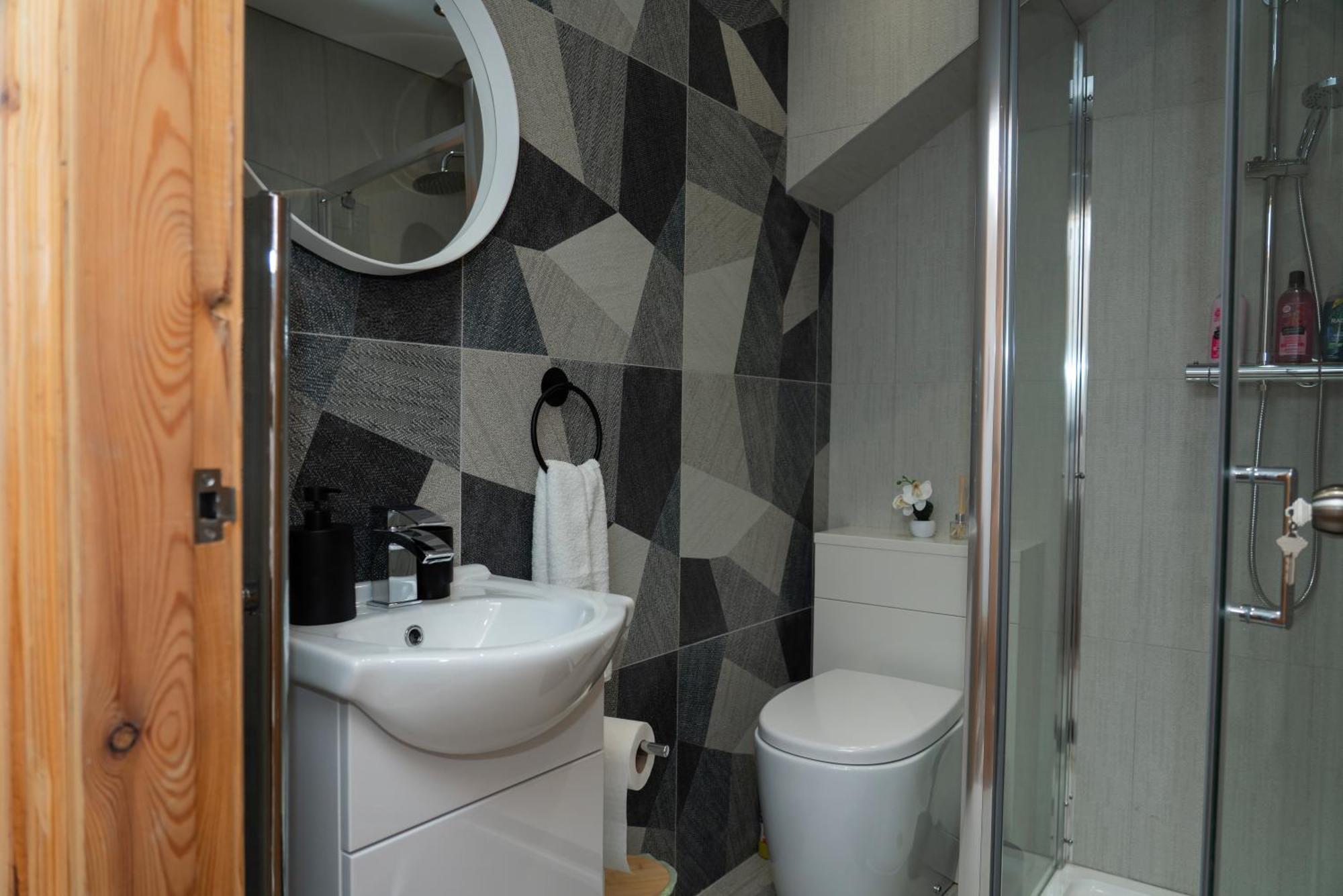 Double Bedroom Near Etihad And Coop Live With Free Parking, Shared Kitchen & Bathroom Manchester Luaran gambar